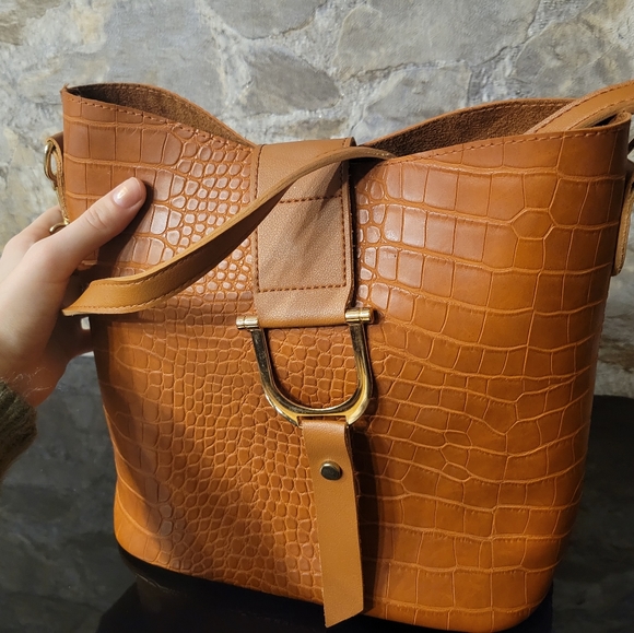 Handbag - Picture 2 of 4